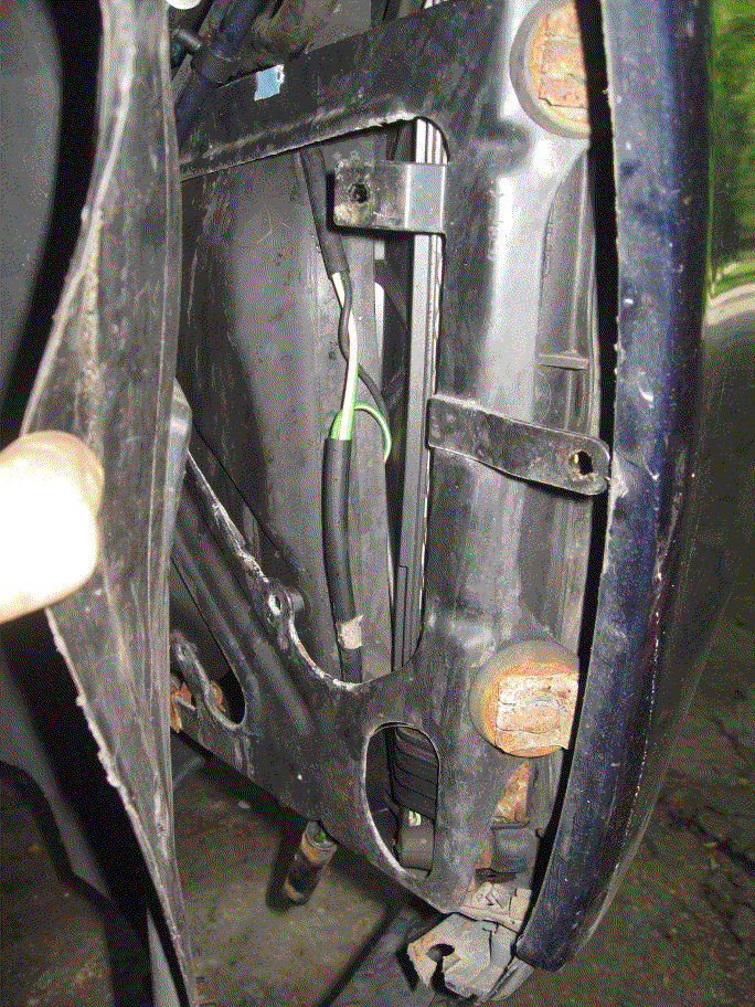 Old part behind wheel well liner - 1.png Old part behind wheel well liner - 1.png